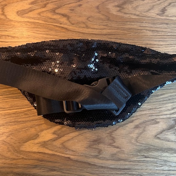 🔑NWOT Bebe Girl sequin puff animal Fanny pack - Picture 4 of 5